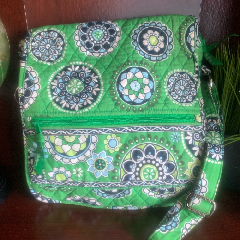 Vera Bradley cupcake design retired 2010 green/blu